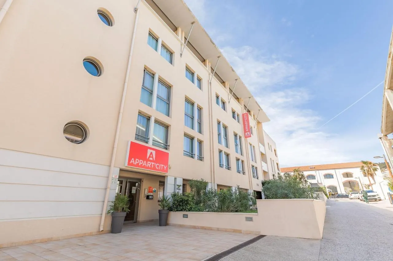 Appart’City Confort La Ciotat – Côté Port Apartahotel