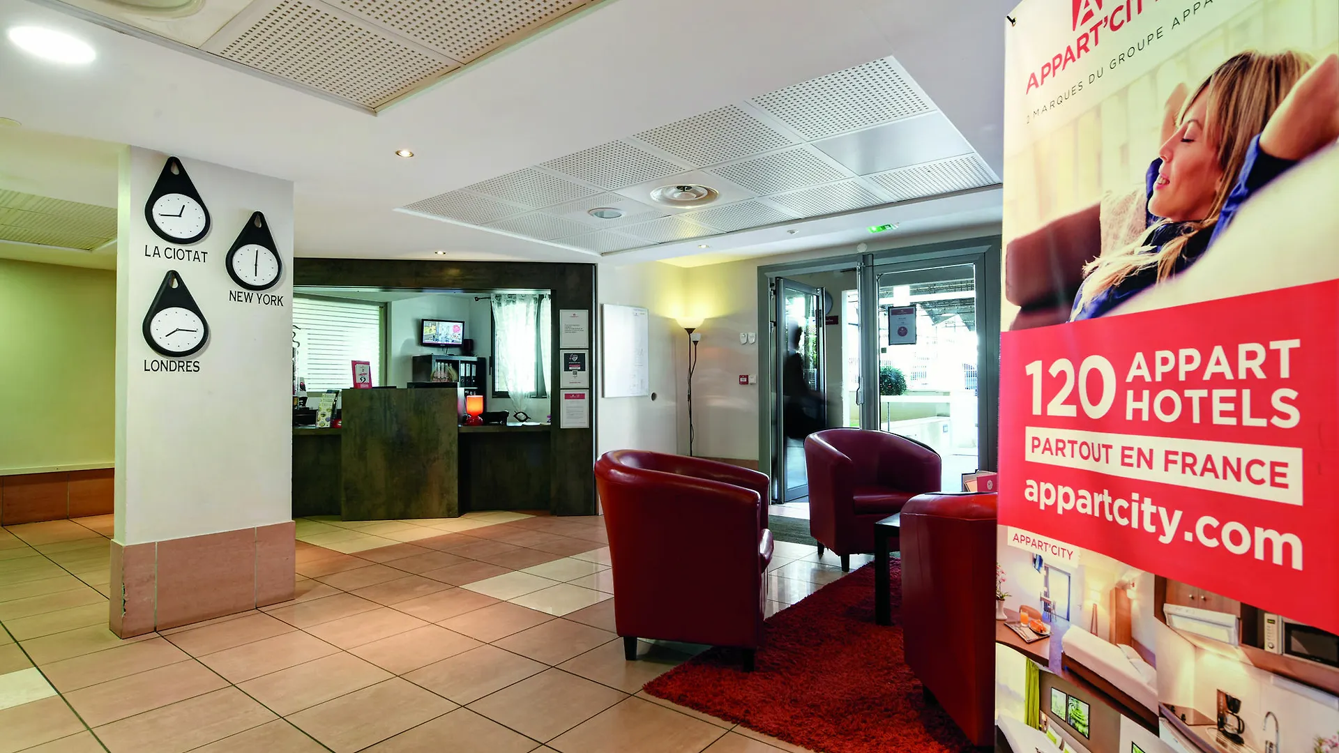 *** Aparthotel Appart'City Confort La Ciotat - Cote Port France