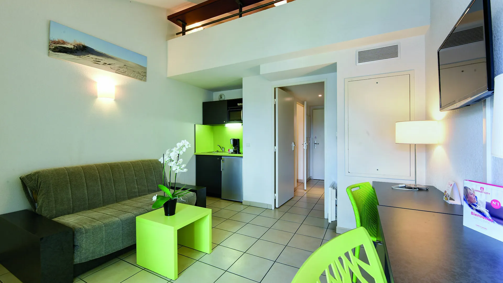 *** Aparthotel Appart'City Confort La Ciotat - Cote Port France
